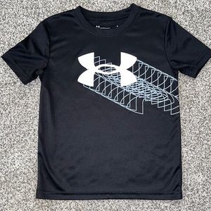 Under Armour boys size 6 black dry fit logo tee